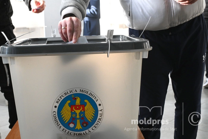 Lista țărilor în care se va putea vota prin corespondență va fi extinsă. Dorin Recean: „Este obligația noastră să facilităm participarea la vot”