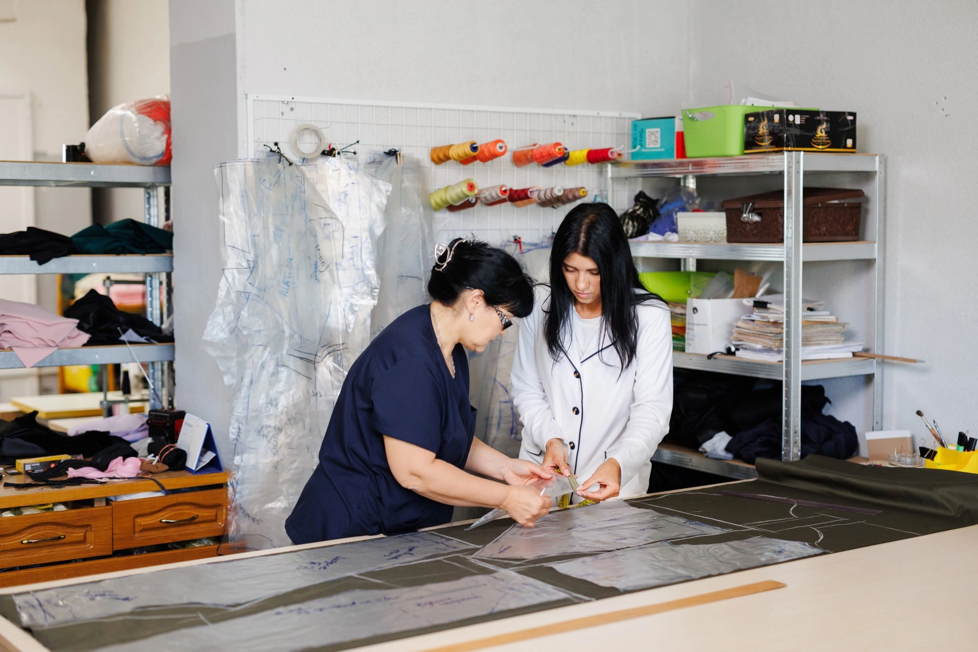 O afacere de familie din Tiraspol transformă pasiunea în succes: atelierul Fatin crește cu sprijinul UE și PNUD