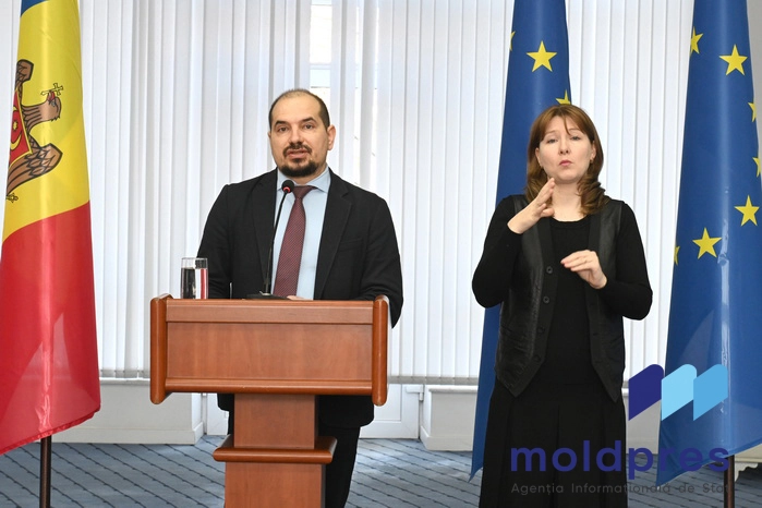 Peste 1 100 de asistenți sociali comunitari vor beneficia de o plată unică în sumă de 8 000 de lei