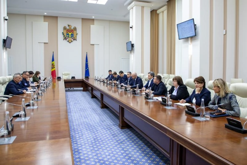 Guvernul alocă 1,27 milioane de lei pentru construcția unui acoperiș provizoriu și expertiza tehnică a mansardei blocului de locuit de la Durlești