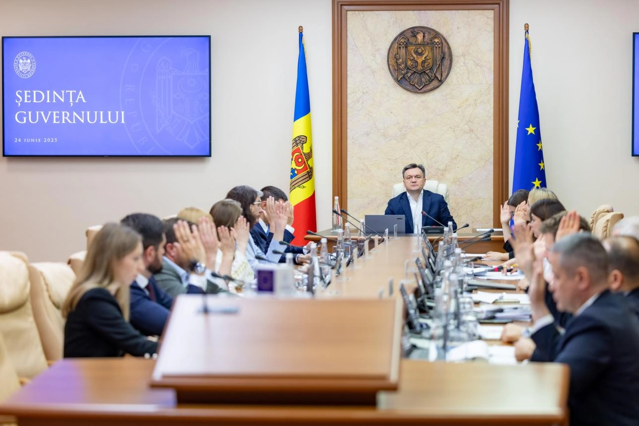 Guvernul extinde categoriile de beneficiari ai ajutorului unic de 5000 de lei