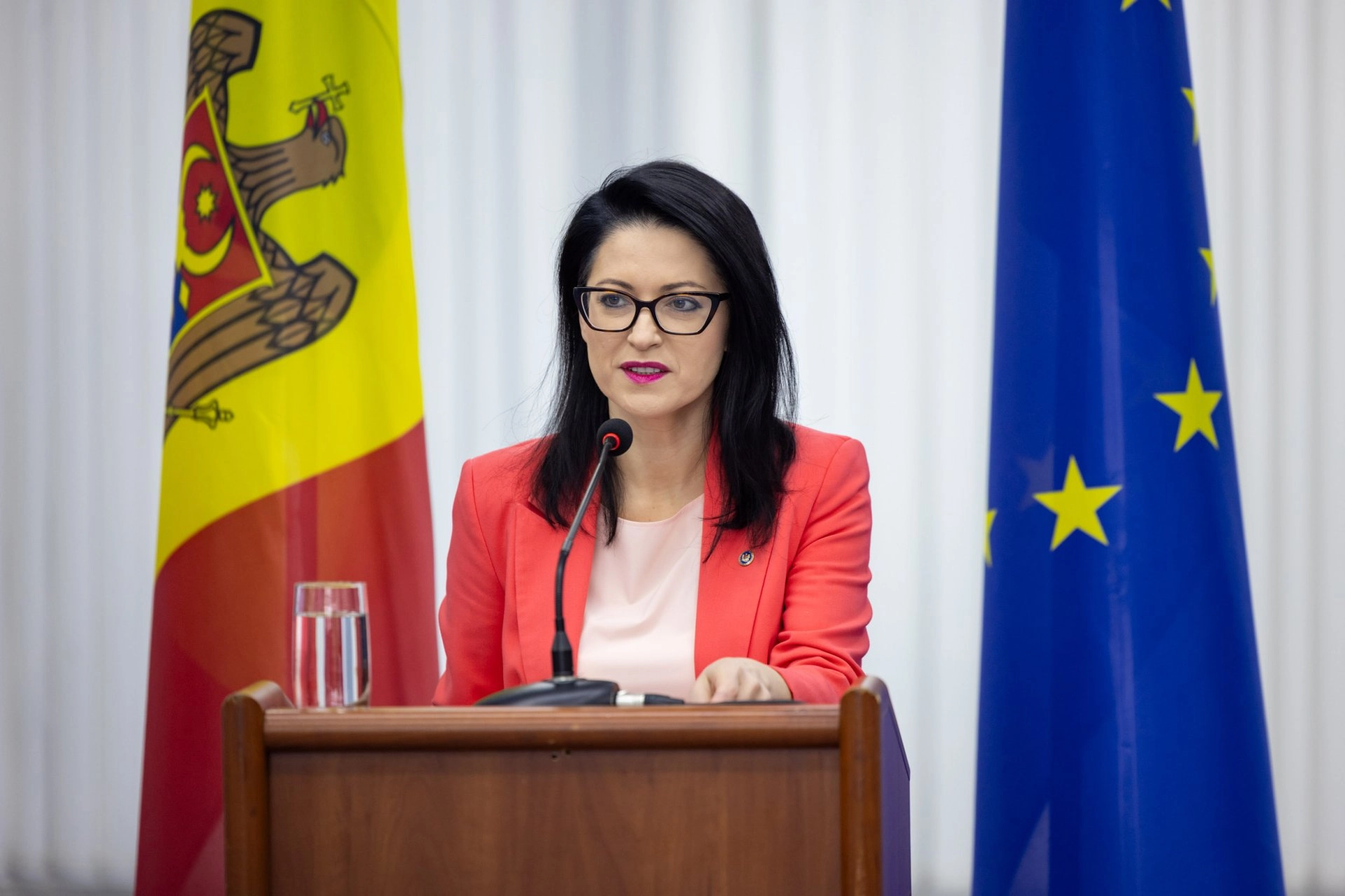 Ajutor la contor: Peste 1,2 milioane de cetățeni vor beneficia de compensații în sezonul rece