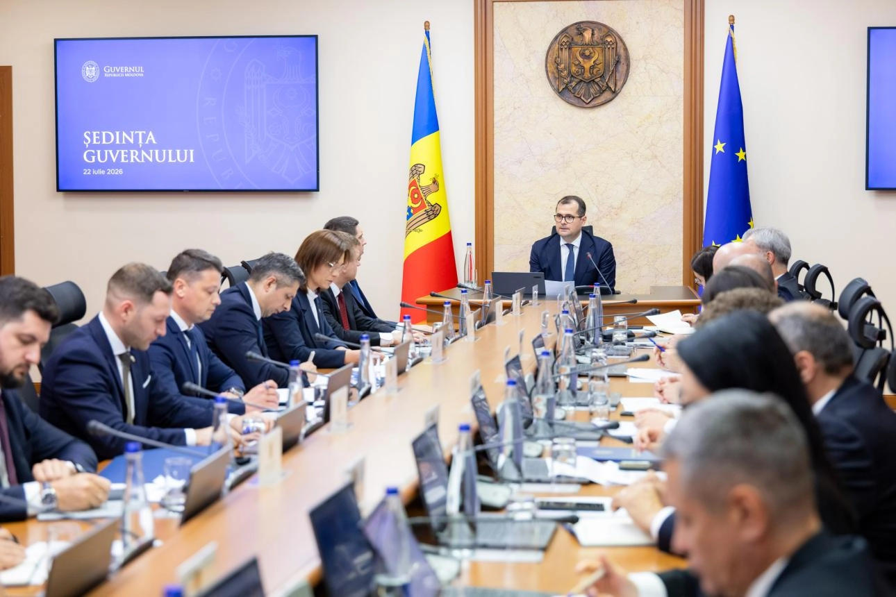 Mai multă echitate în sistemul de protecție socială: Indemnizația de maternitate nu va mai depinde de căsătoria părinților