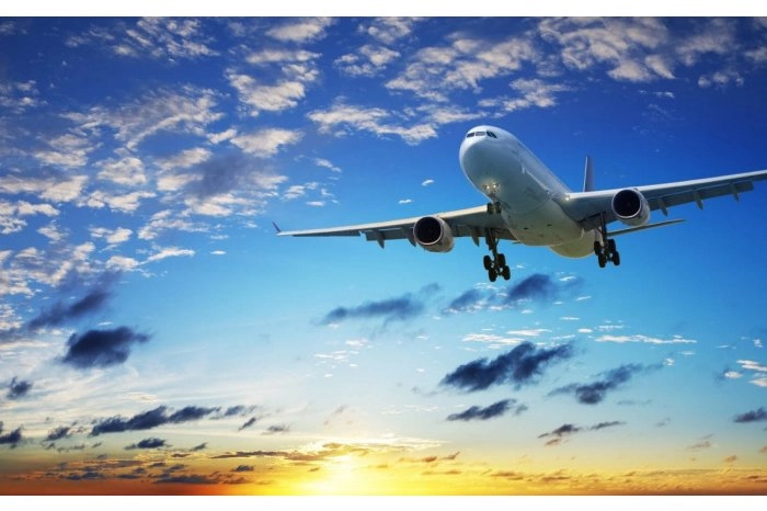 Numărul cetățenilor care au ales să călătorească cu avionul a crescut anul trecut cu 24 la sută