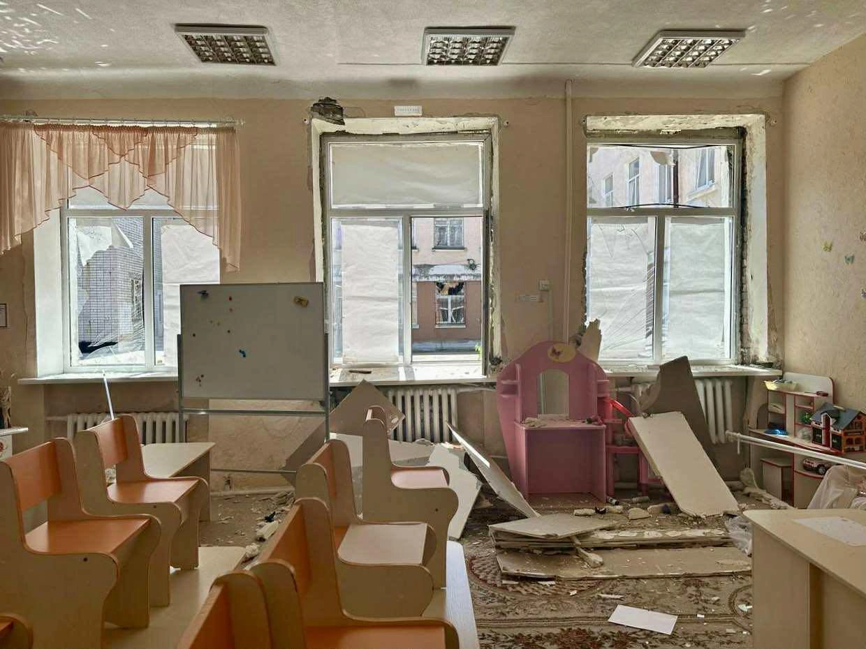 Rachetele rusești au lovit școli, grădinițe și o garnitură de tren în regiunea Dnepropetrovsk. O nouă întrevedere Zelenski-Trump urmează să aibă loc în marja summit-ului NATO