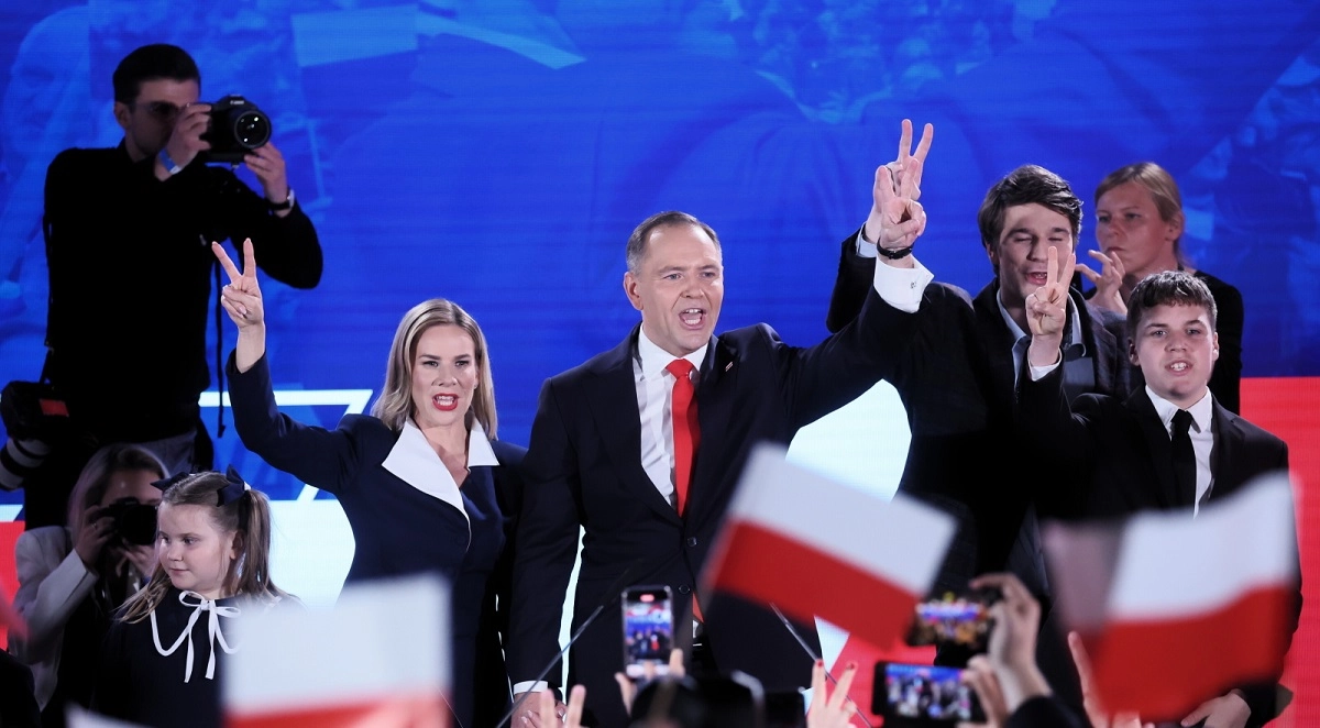 Naţionalistul Nawrocki a câştigat alegerile prezidențiale din Polonia