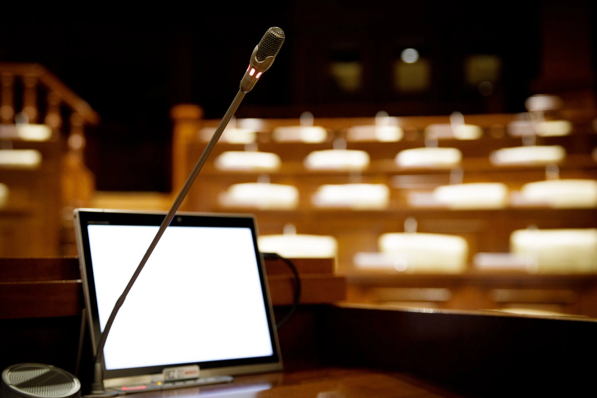 Deputata Marina Tauber, lăsată fără salariu din cauza absențelor nemotivate din Parlament