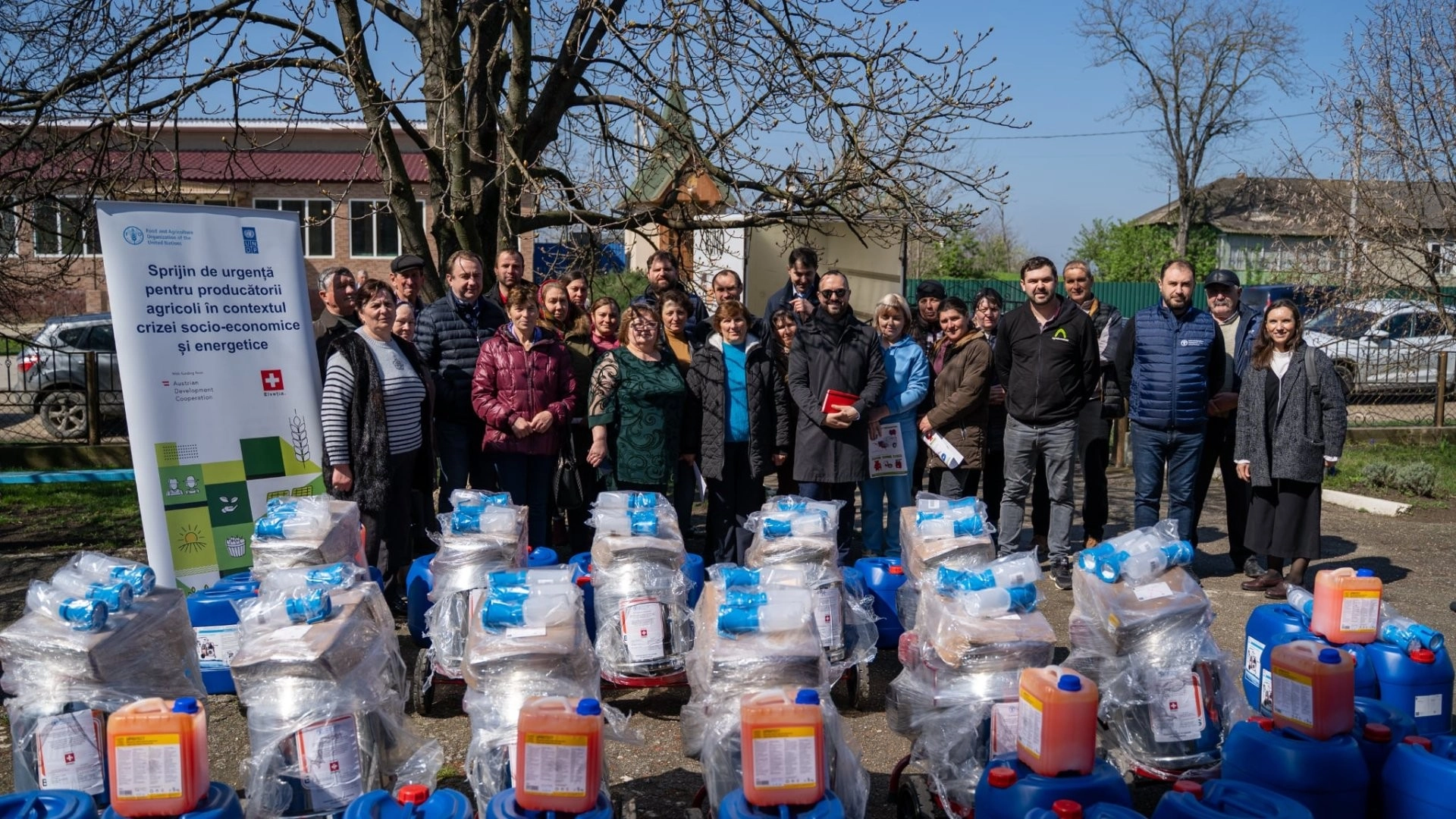 Reziliență economică în sectorul zootehnic. FAO și Elveția oferă echipament modern pentru micii fermieri și gospodăriile casnice care dețin vaci de lapte