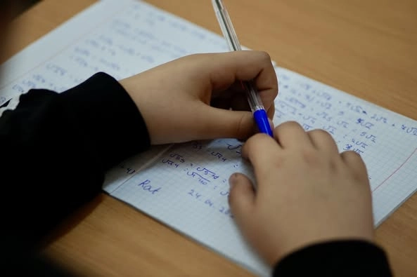 Peste șase mii de elevi au beneficiat de lecții gratuite de matematică