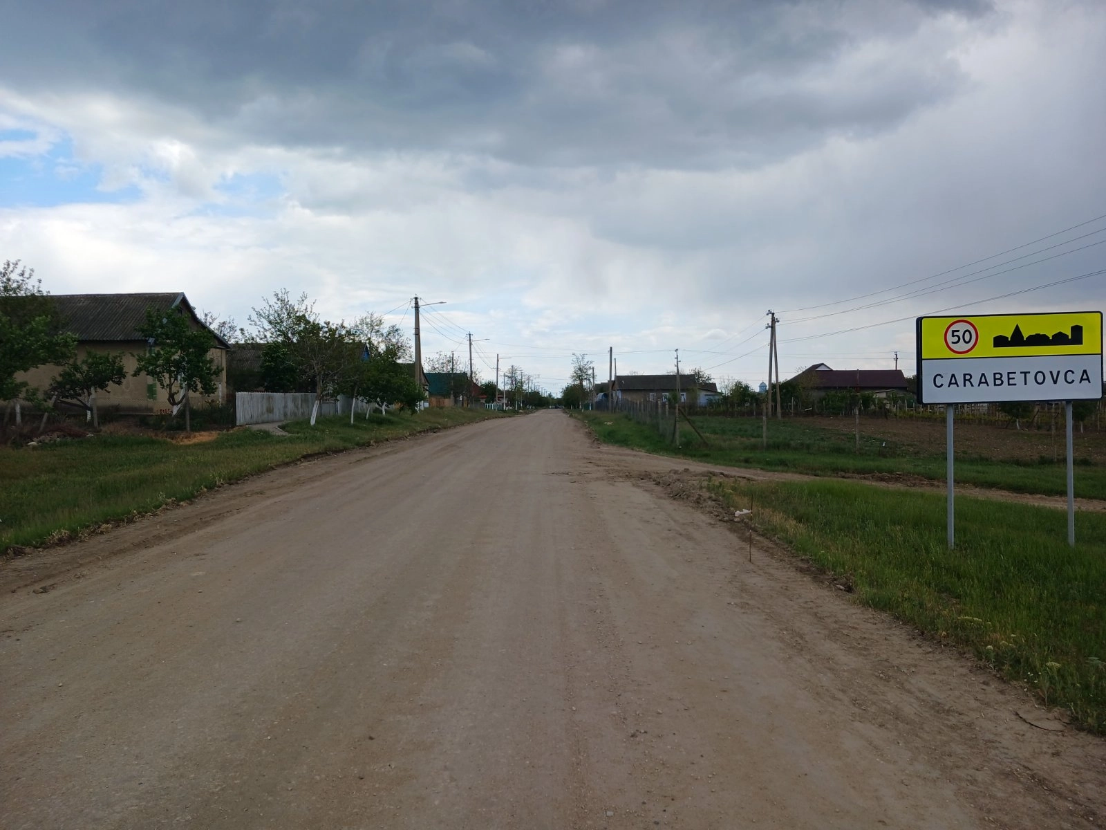 Un drum regional din sudul ţării a intrat în reparaţie