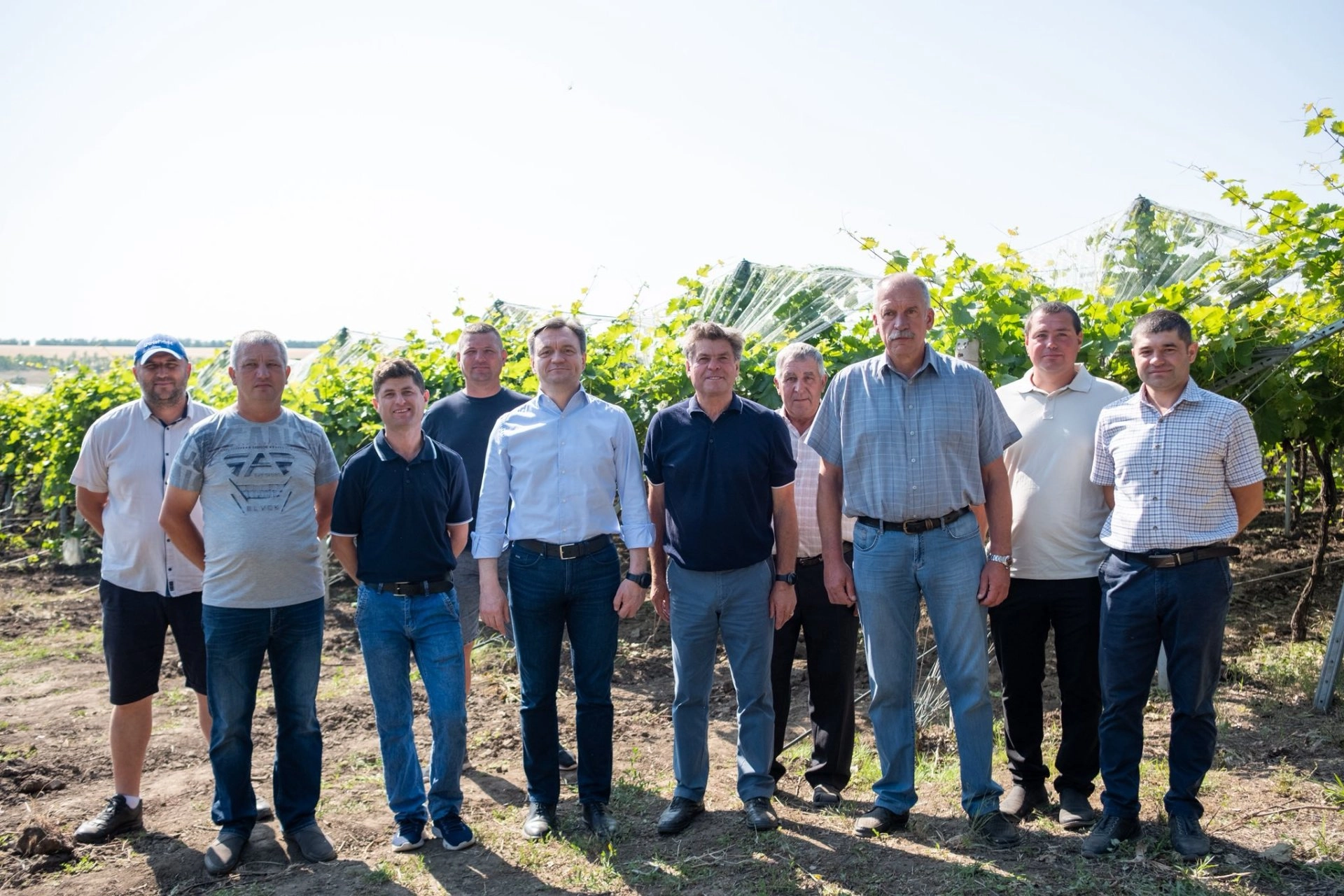 Un agricultor din Cahul obține o recoltă de trei ori mai mare după ce a instalat un sistem de irigare performant