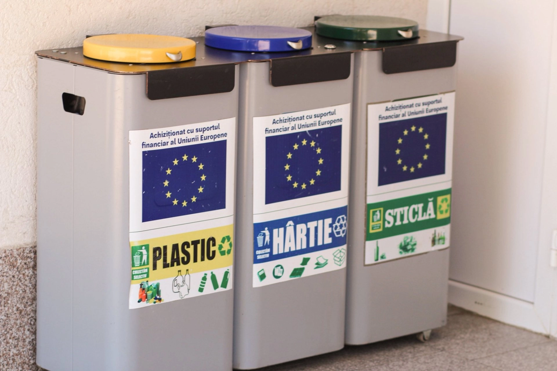 Două comune din raionul Cahul investesc în sisteme moderne de colectare a deșeurilor