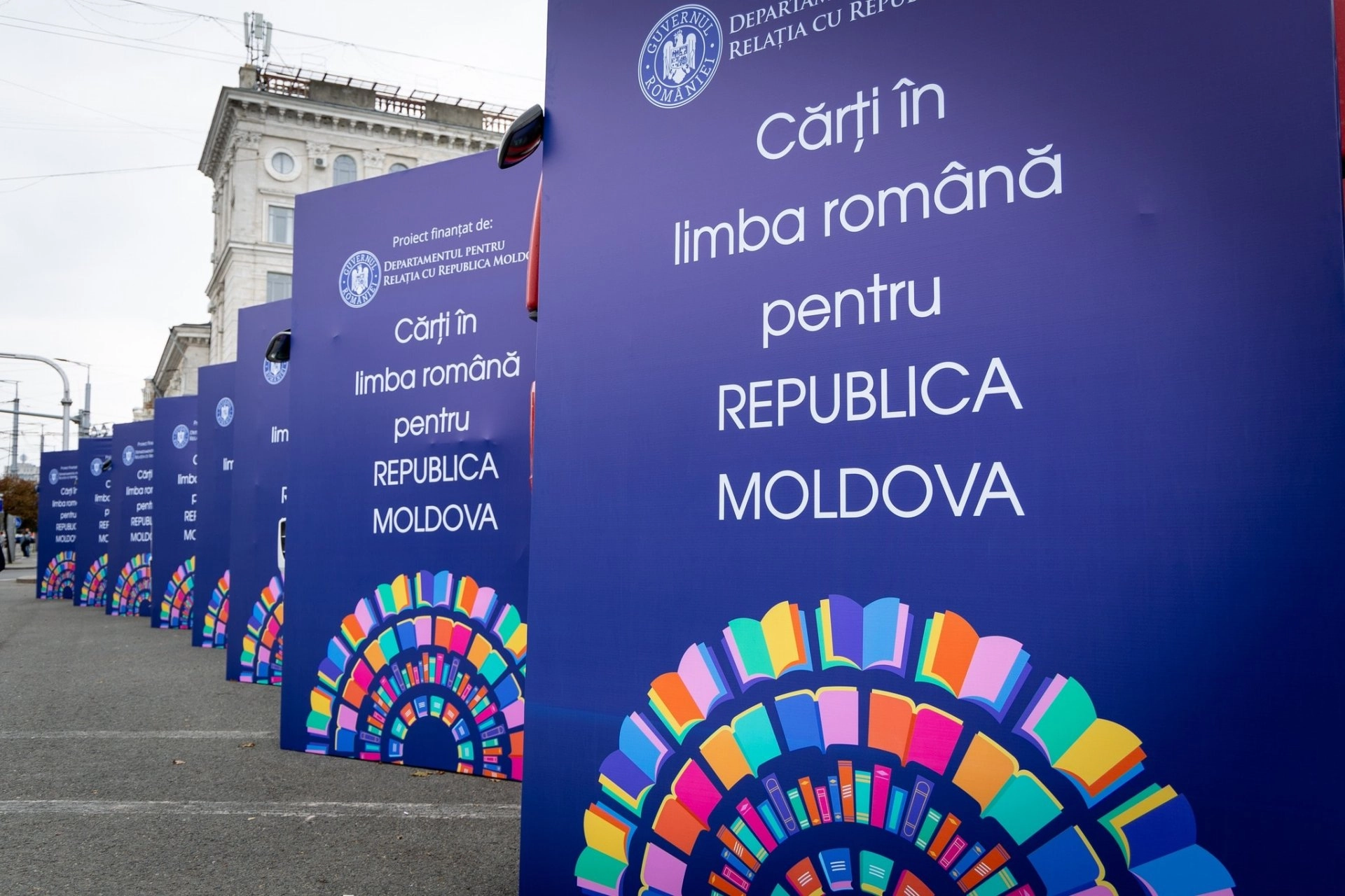 România donează 80.000 de cărți noi în limba română bibliotecilor din Republica Moldova