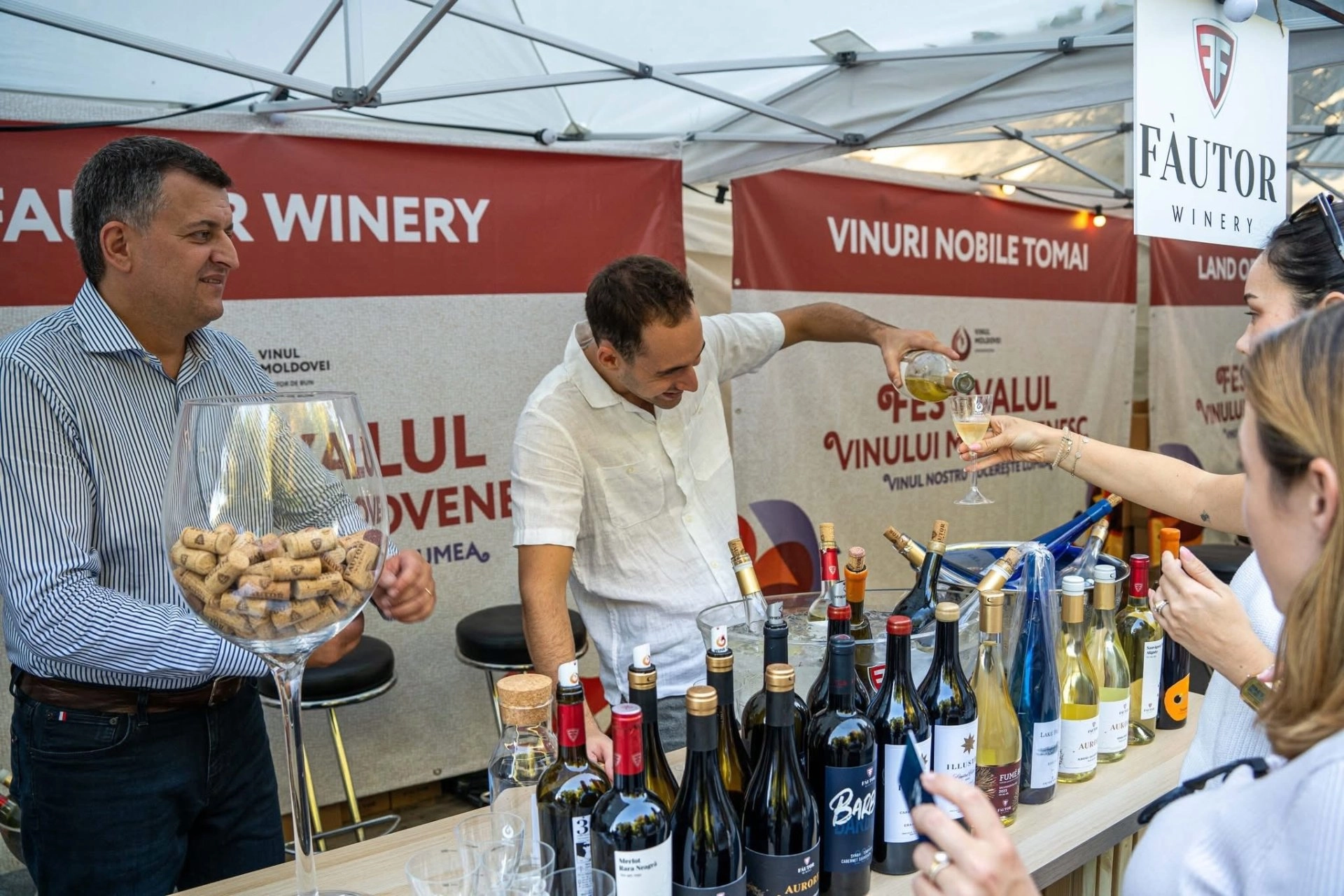 Vinul Moldovei cucerește România: 49 de crame, peste 300 de vinuri la Festivalul Vinului Moldovenesc de la București