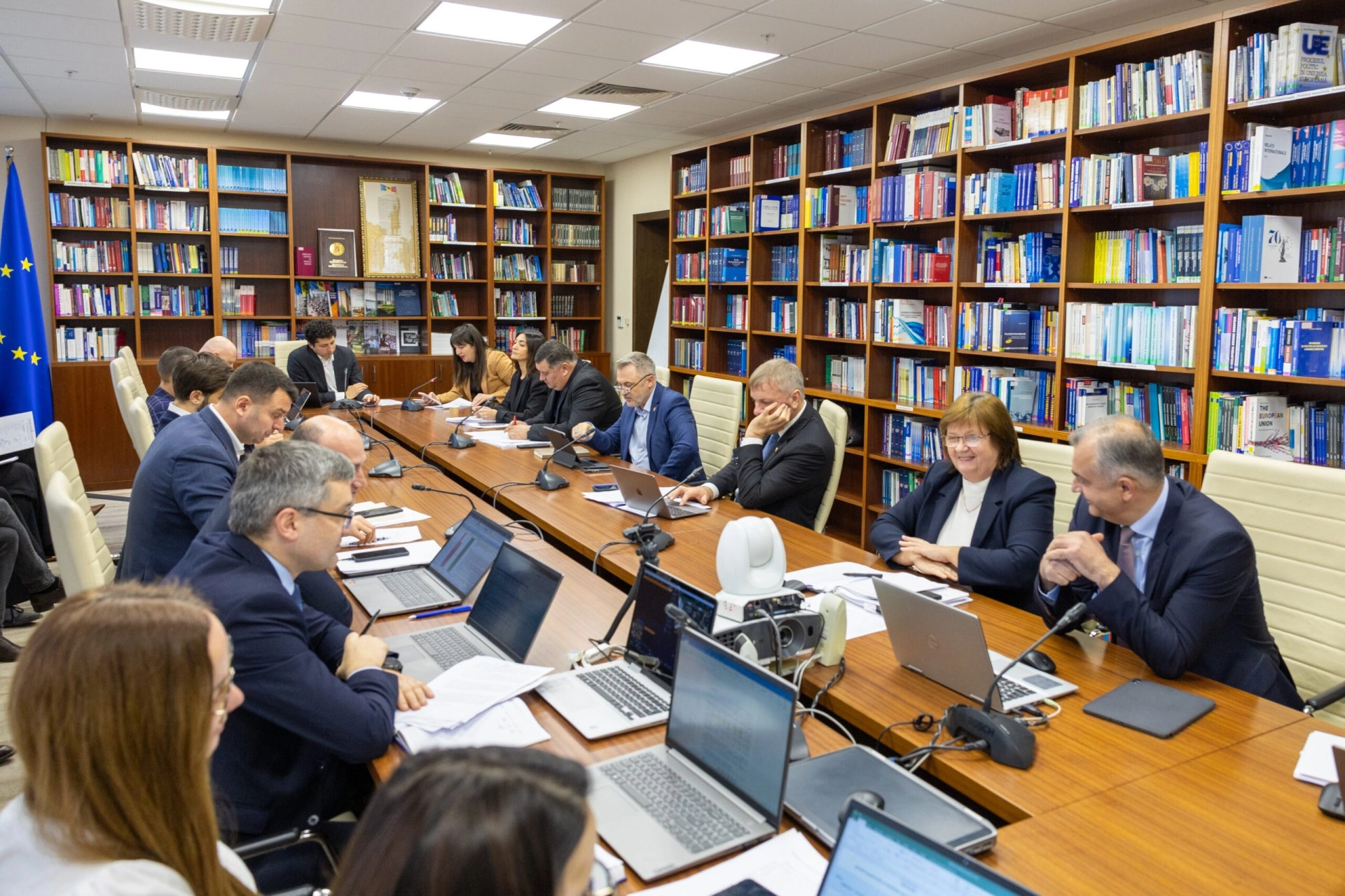 Bugetul 2026 pe masa deputaților. Documentul prevede investiții record în infrastructură