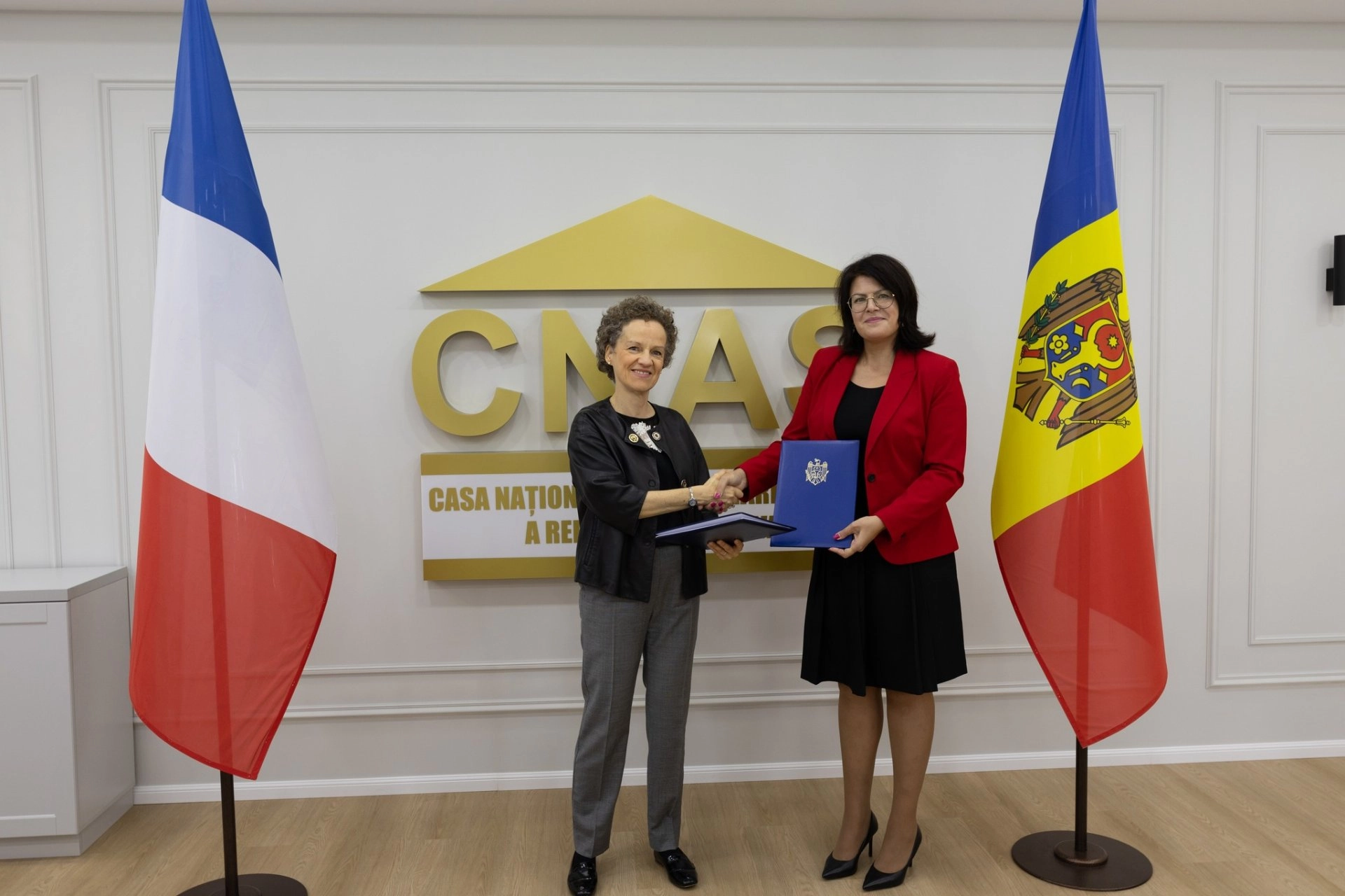 Moldovenii care muncesc în Franța vor putea beneficia de prestații sociale. Șefa CNAS, Elena Țîbîrnă: „Avem angajamentul de a proteja cetățenii, indiferent unde aleg să trăiască”