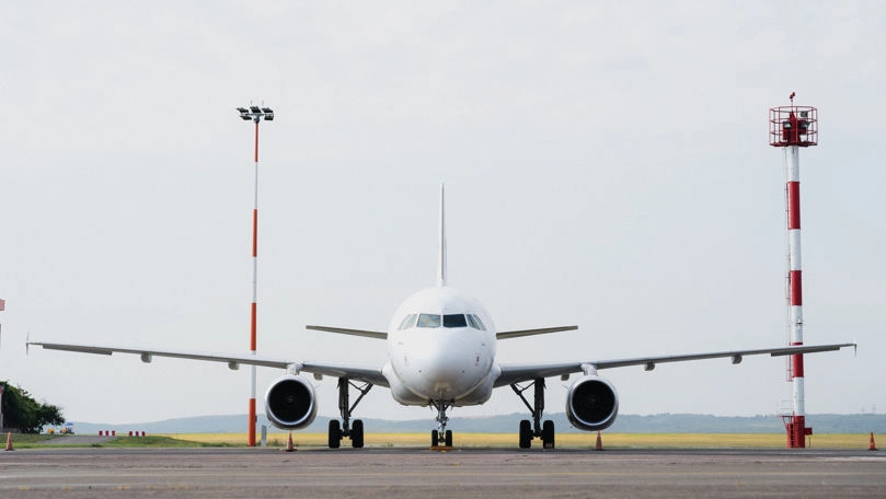 Aeroportul Chișinău confirmă incidentul produs de o scară mobilă ce a intrat în contact cu o aeronavă