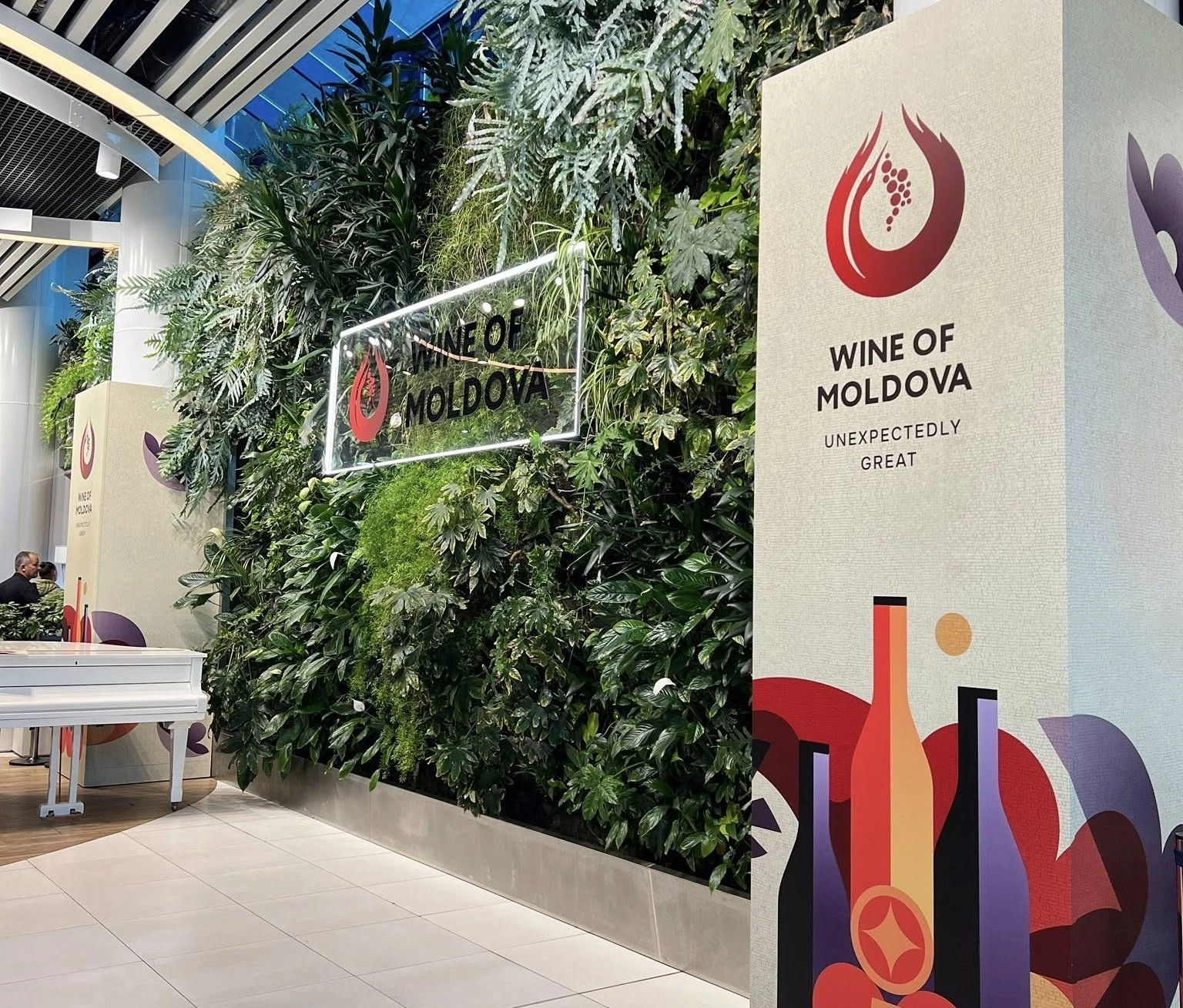 Aeroportul Internațional „Eugen Doga”- Chișinău devine promotor al vinului și tradițiilor moldovenești