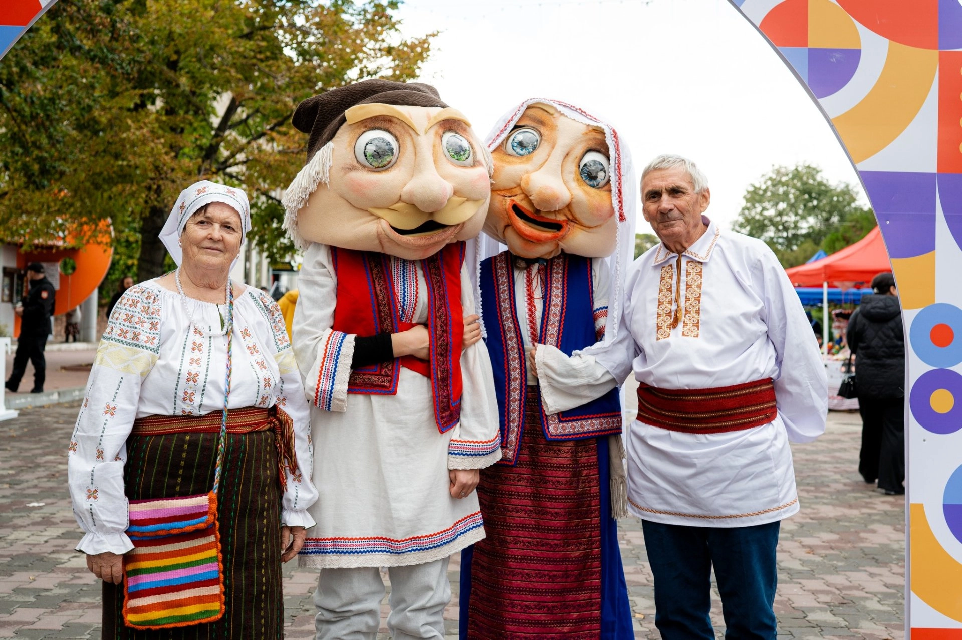 Peste 2000 de participanți la „Bunica și Bunelul Fest” din Bălţi, festival al tradițiilor și dialogului între generații