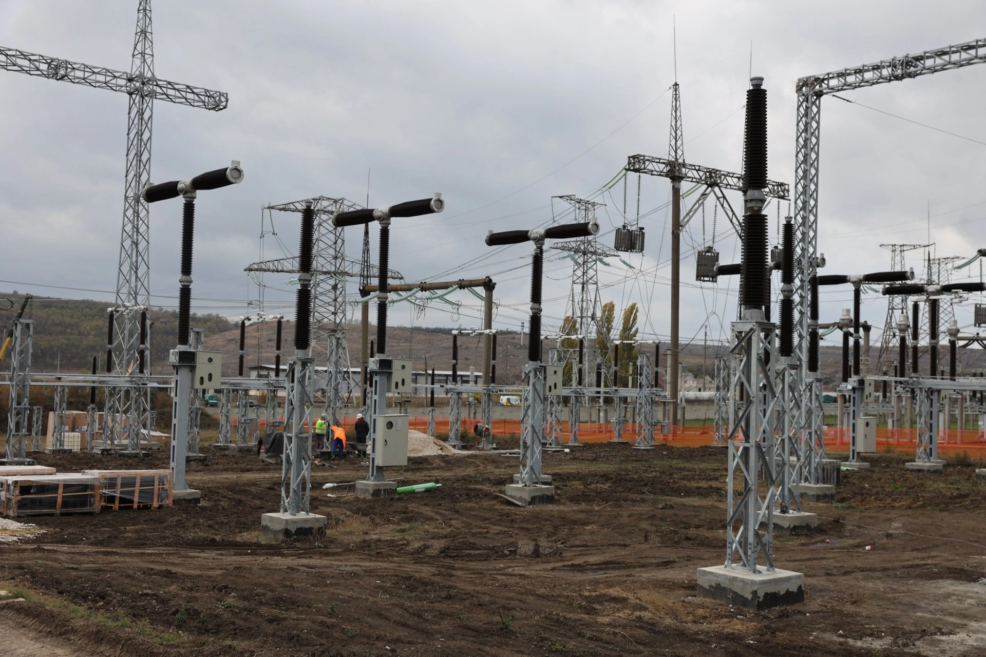 Dorin Junghietu a inspectat lucrările de la Stația Electrică Chișinău: „Ne apropiem de cea mai importantă etapă în procesul de consolidare a infrastructurii energetice critice”