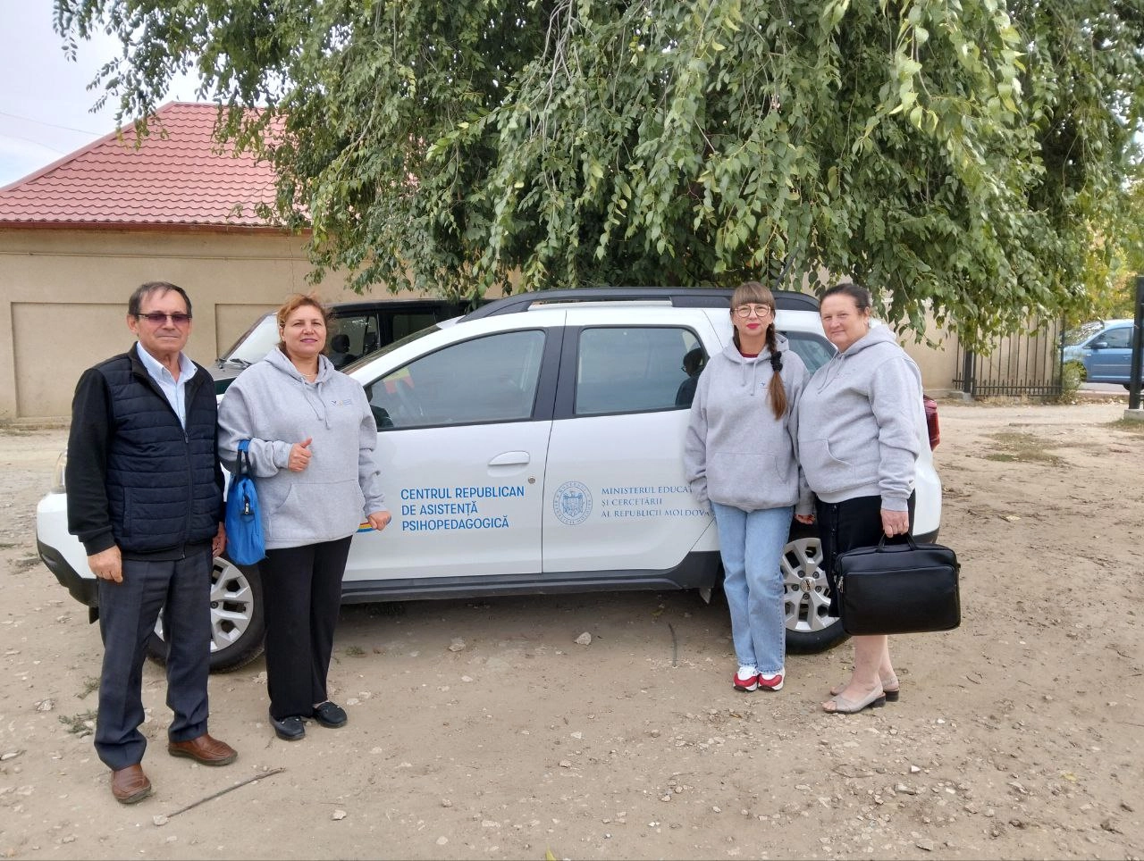 Echipe mobile de specialiști vor oferi sprijin copiilor cu cerințe educaționale speciale din școlile mici de la sate