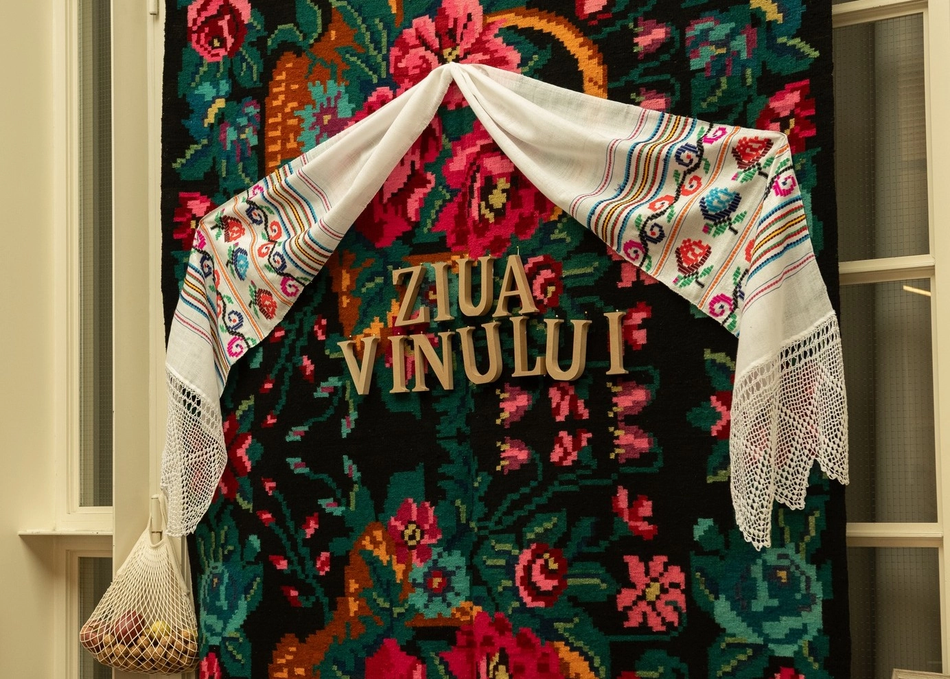 Vinul moldovenesc, ambasador al culturii în Elveția. Sute de conaționali și localnici reuniți de „Rădăcinile Noastre”