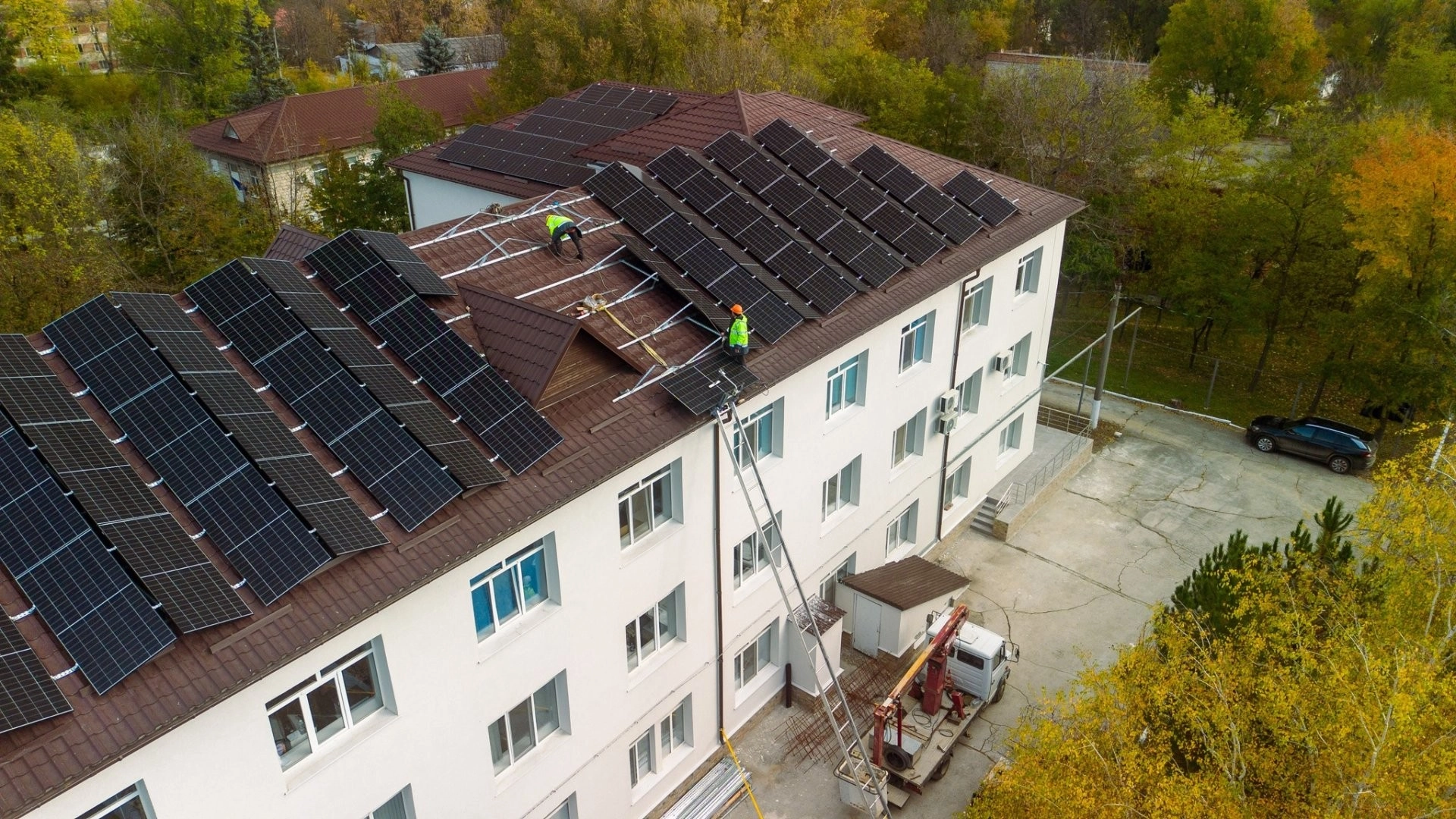 Trei spitale raionale din Moldova folosesc și stochează energie solară datorită sprijinului Guvernului Italiei și PNUD