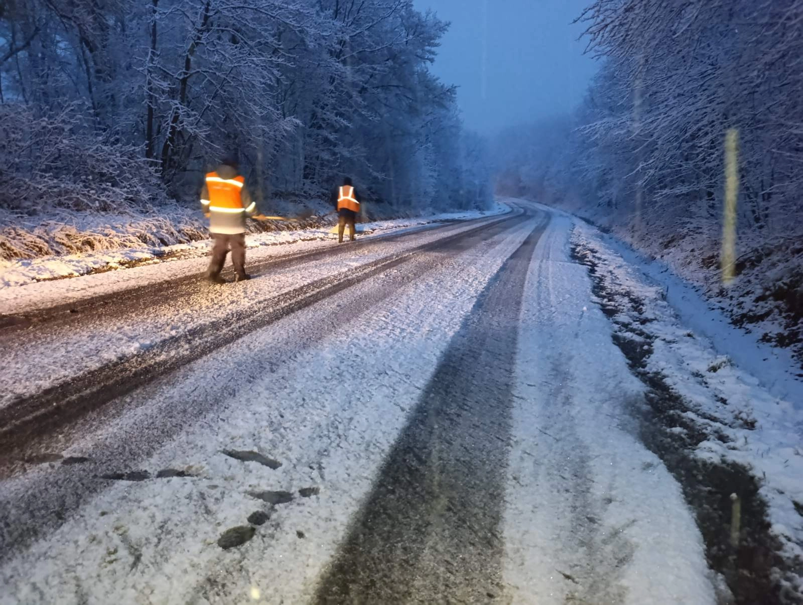Intervenții pe drumurile naționale după schimbarea vremii