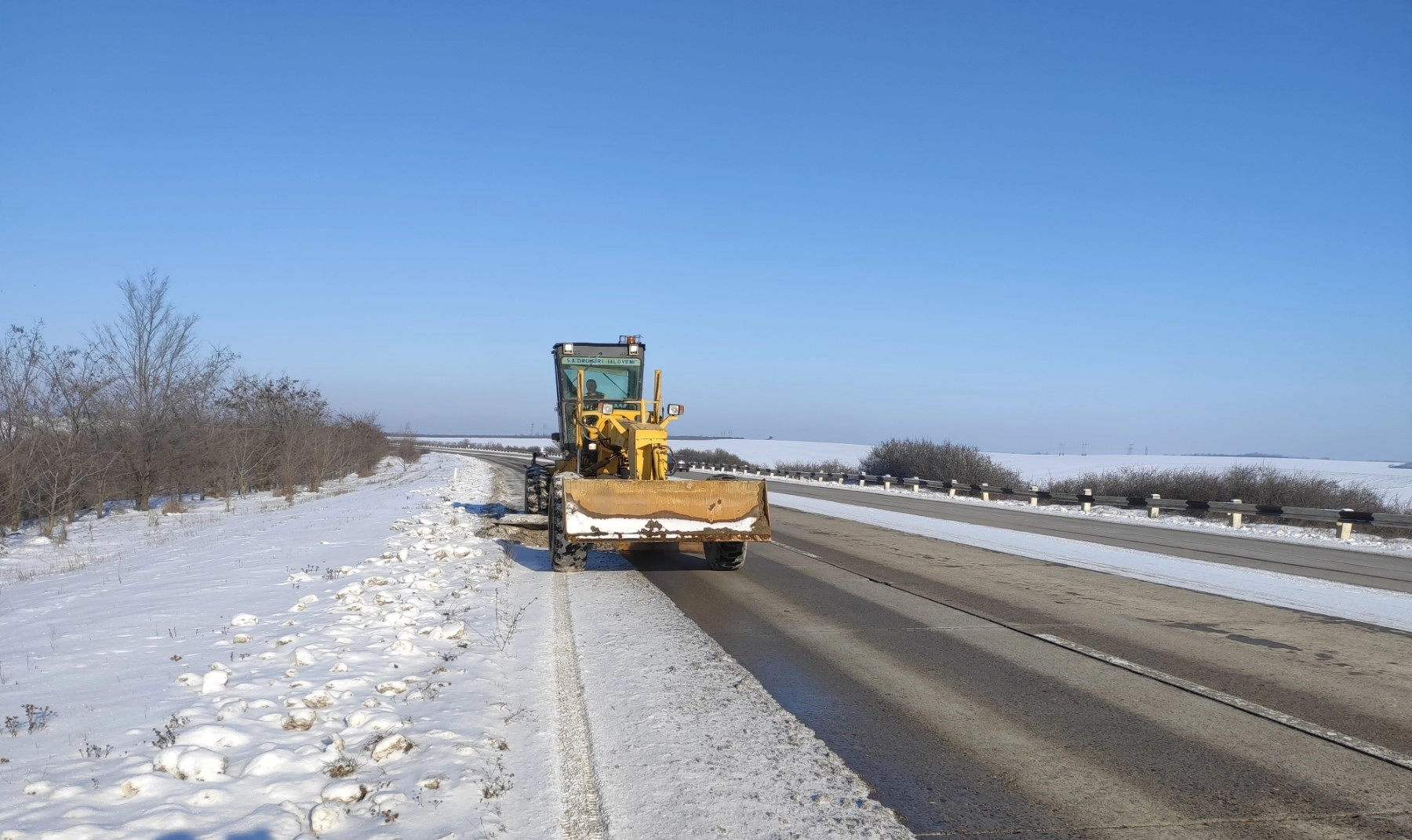 AND: Rețeaua rutieră este accesibilă. Circulația se desfășoară în condiții de iarnă