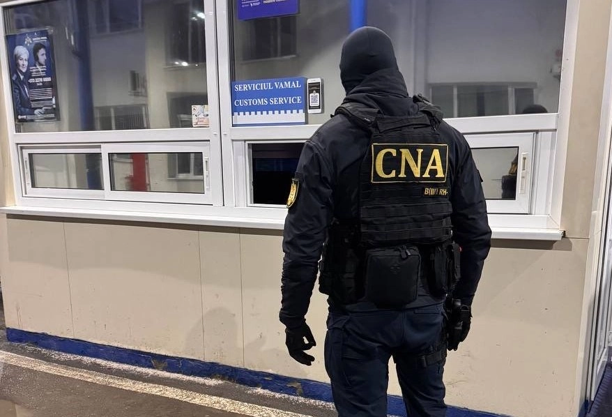Percheziții la posturile vamale Leușeni și Cahul. Șapte angajați ai Serviciului Vamal, reținuți într-un dosar de corupție sistemică