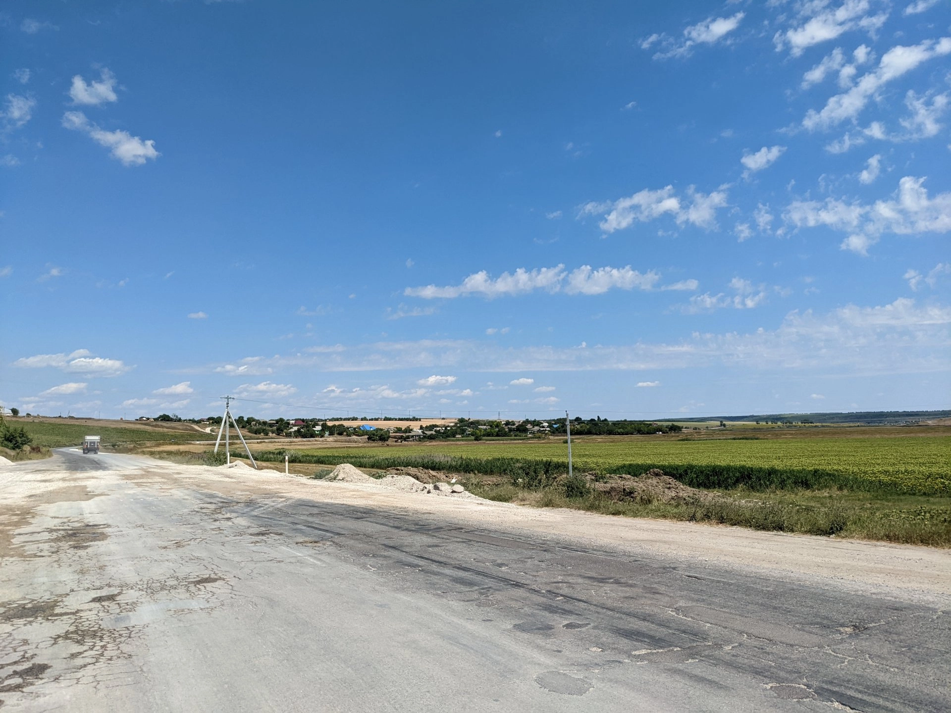 Mai multe terenuri din Leova şi Cimişlia, transmise în proprietatea statului pentru construcția drumurilor naționale de importanță strategică