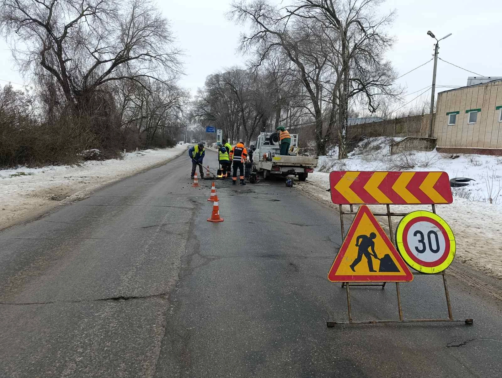 Rețeaua traseelor naționale rămâne practicabilă. Drumarii avertizează asupra ninsorilor de sâmbătă