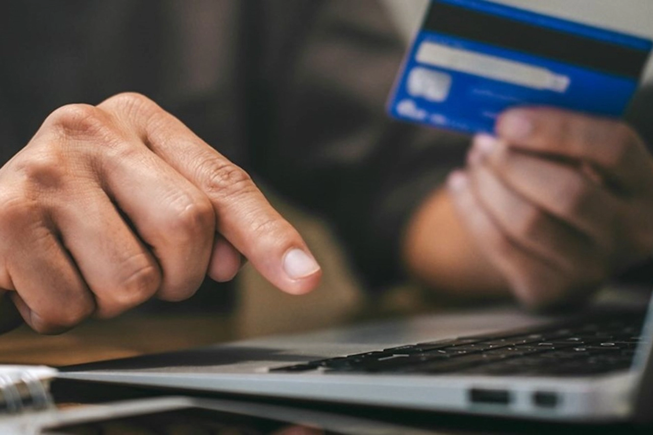 IGP semnalează tentative de fraudă. Escrocii invocă „credite ilegale” și folosesc identități false ale polițiștilor