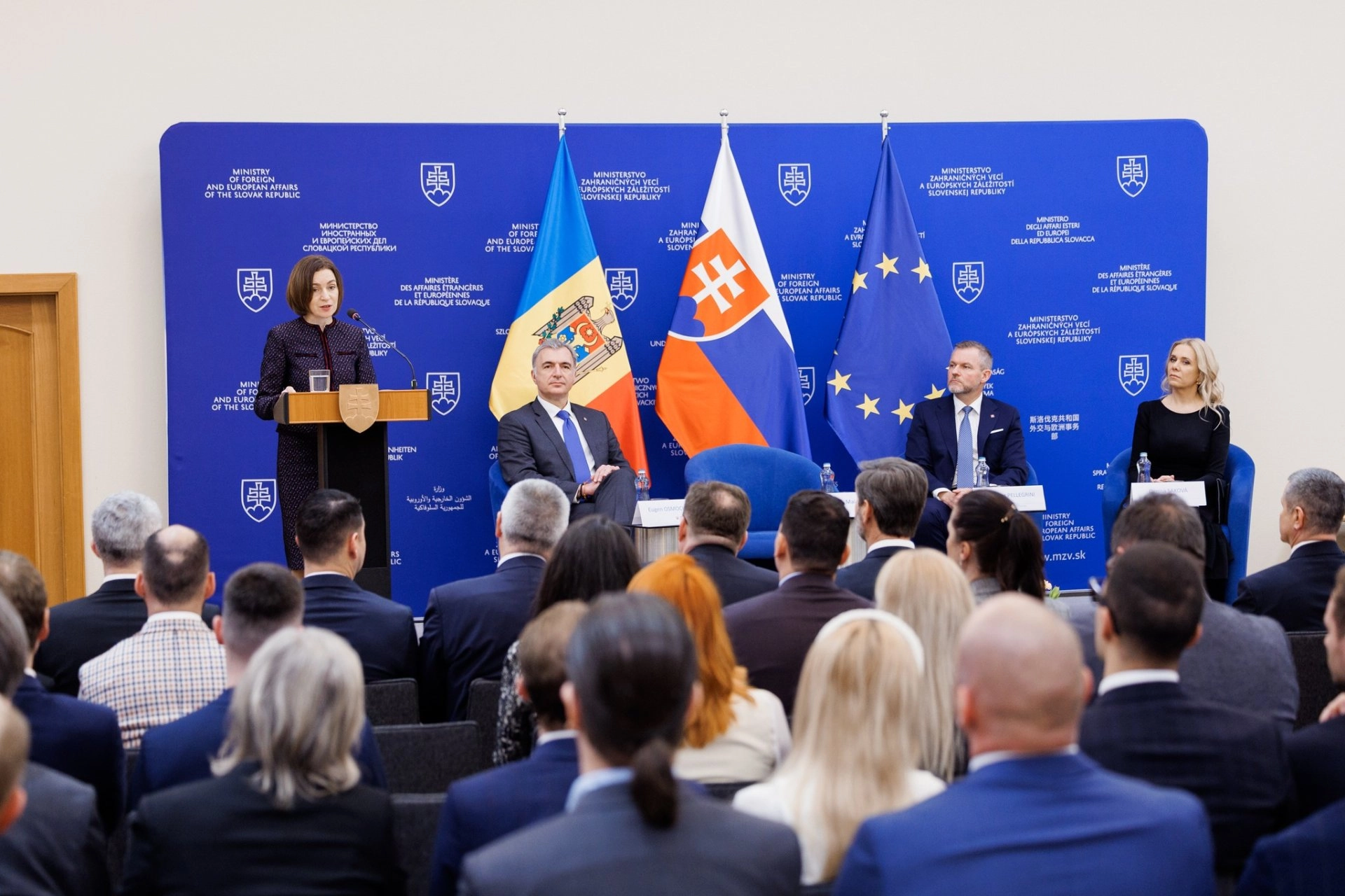 „Moldova este deschisă pentru afaceri. Și momentul este acum” — mesajul transmis de Maia Sandu la forumul economic de la Bratislava