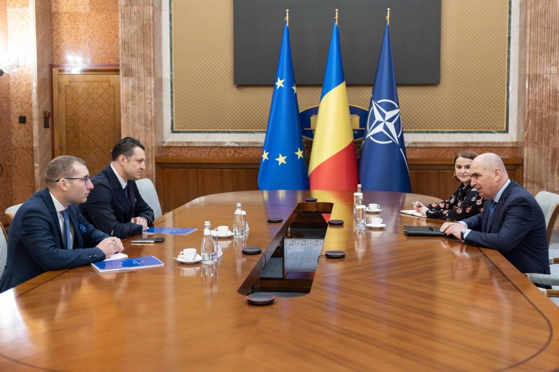 Sprijinul României pentru aderarea Republicii Moldova la UE, reconfirmat la București: Ambasadorul Mihai Mîțu, în discuții cu premierul Ilie Bolojan
