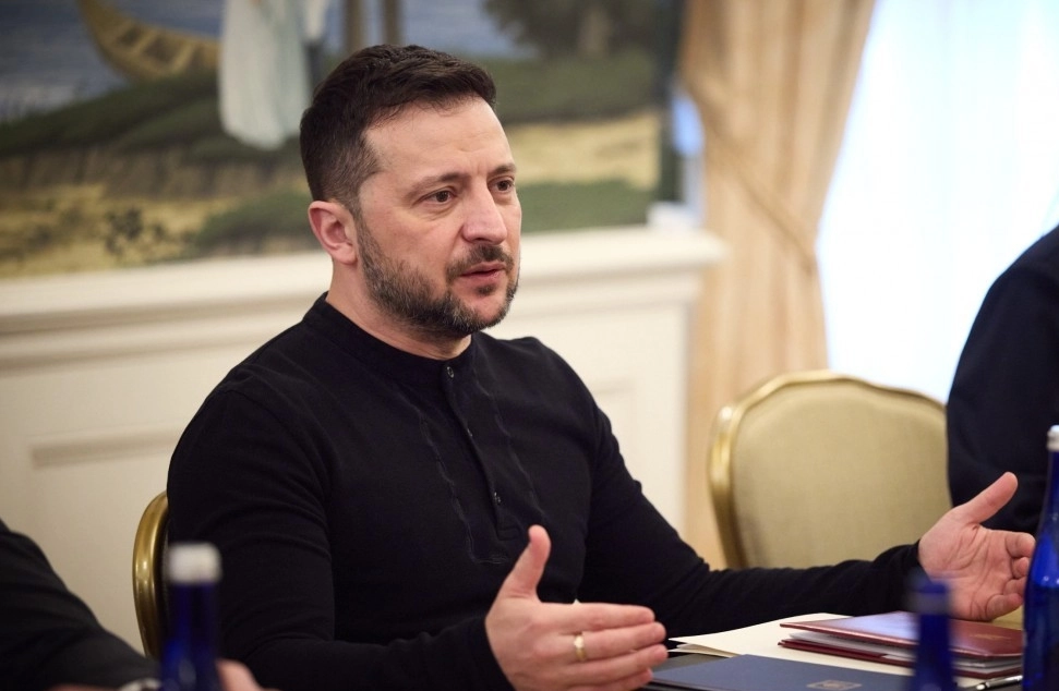 Ucraina // Zelenski salută acordul „cu adevărat echitabil” semnat cu SUA