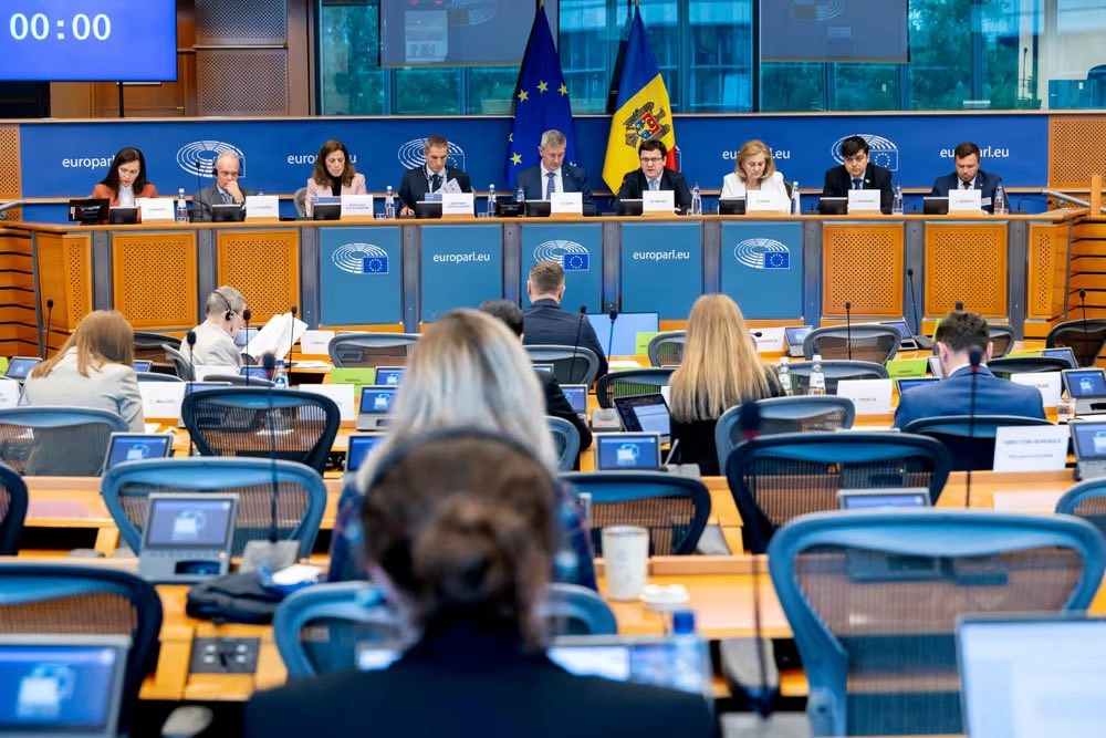 Comitetul parlamentar de asociere Republica Moldova – Uniunea Europeană cere deschiderea negocierilor de aderare pe toate capitolele. Declarația adoptată la Bruxelles