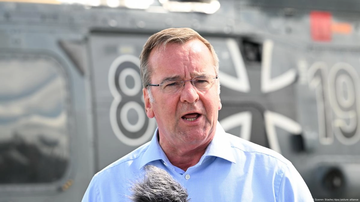 Ministrul german al apărării consideră că Vladimir Putin nu este cu adevărat interesat de pacea în Ucraina