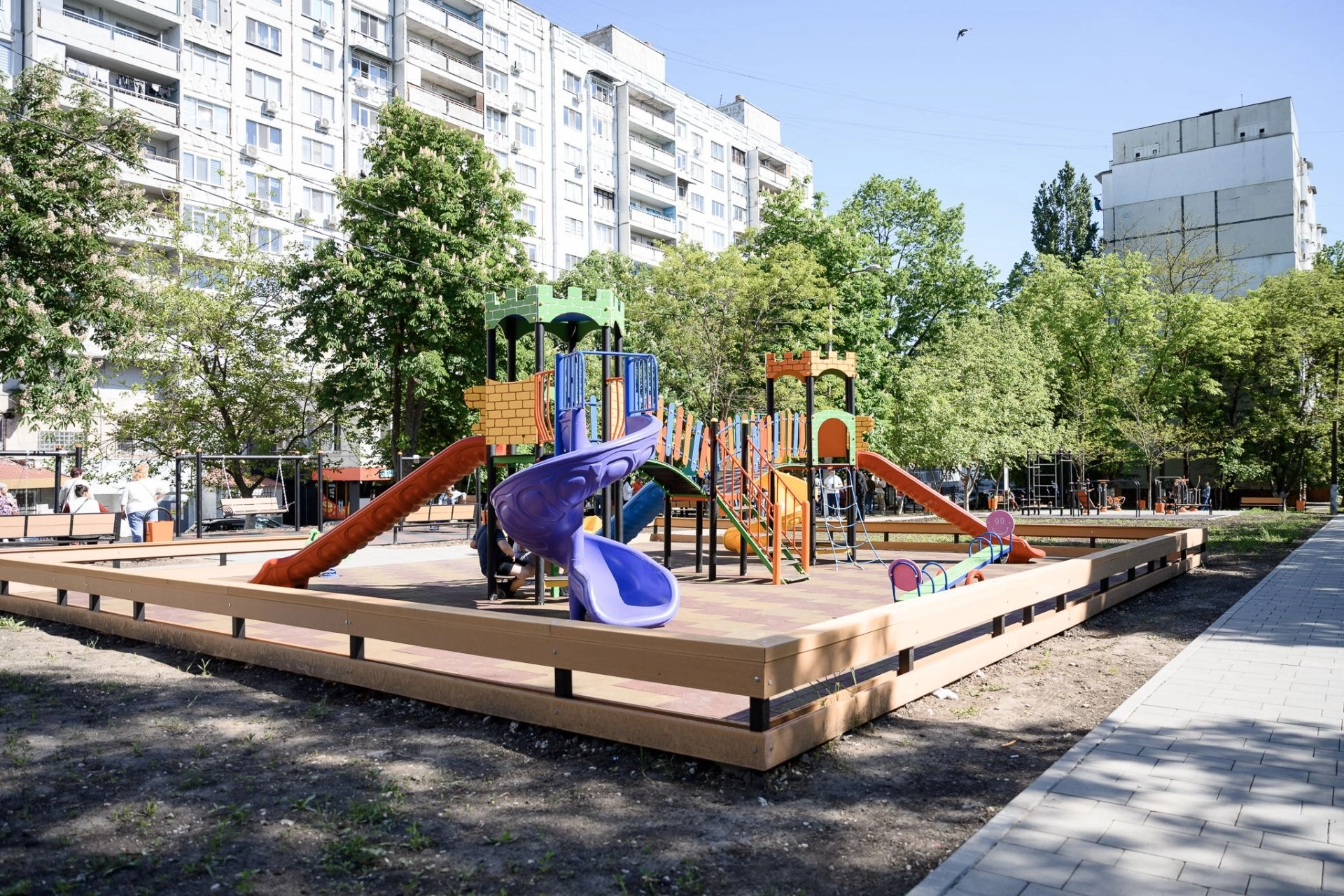 FOTO // Spații publice moderne pentru locuitorii din Chișinău și Călărași. Vicepremierul Vladimir Bolea: „Oamenii trebuie să simtă schimbările acolo unde trăiesc zi de zi”