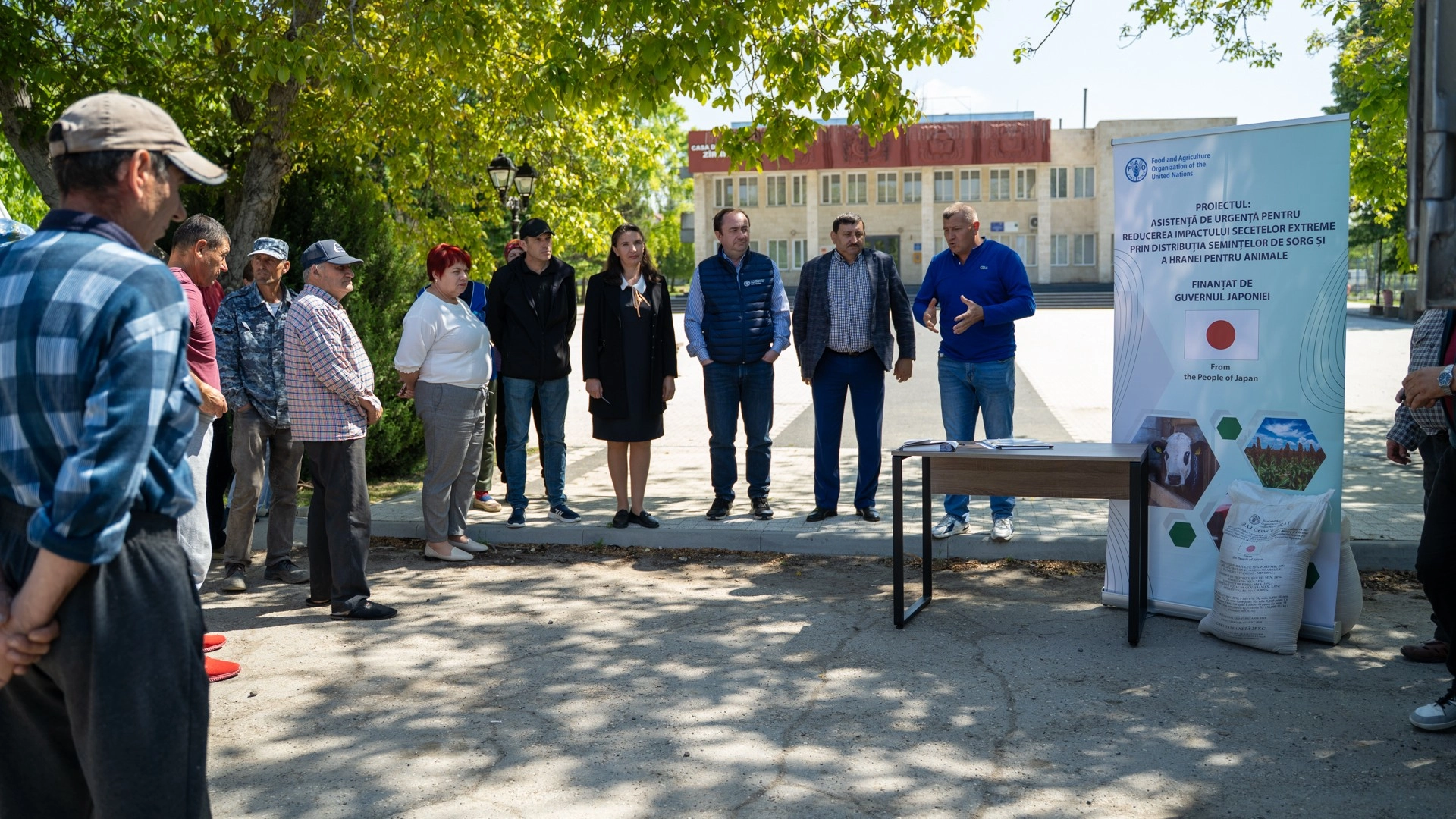 Mai multe gospodării din Cahul au primit gratuit furaje cu sprijinul Guvernului Japoniei și FAO
