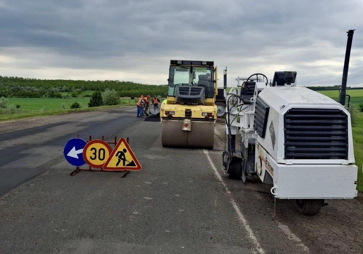 FOTO // Echipele de drumari intervin pe traseele naționale din nordul și centrul țării