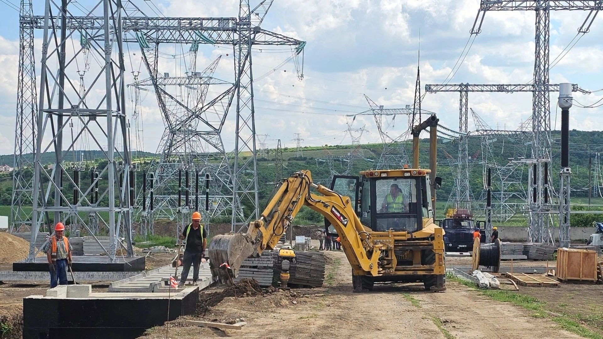 Ministrul Dorin Junghietu: „Testările și energizarea Liniei Electrice Vulcănești - Chișinău urmează să înceapă la sfârșitul lunii curente”