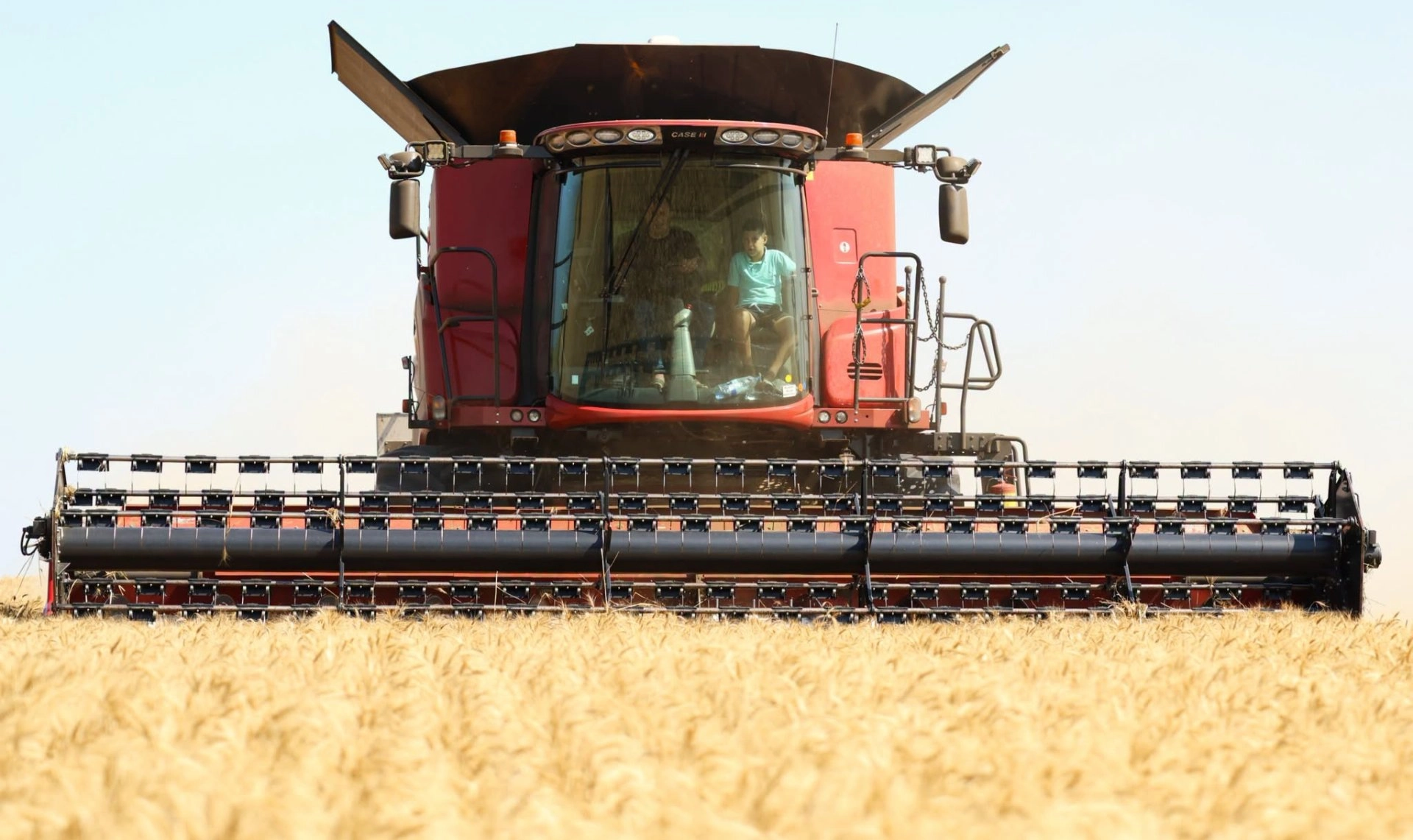 Salvatorii avertizează agricultorii asupra riscului de incendii în timpul recoltării cerealelor