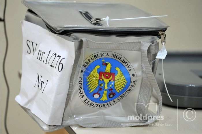 CEC: De astăzi, alegătorii pot solicita votarea cu urna mobilă