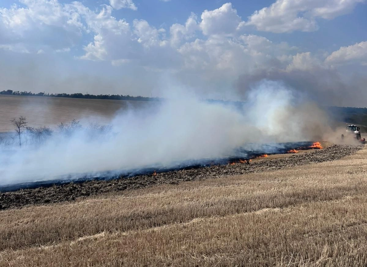 Peste 30 de focare de vegetație, lichidate de pompieri. IGSU îndeamnă cetățenii să evite aprinderea deșeurilor