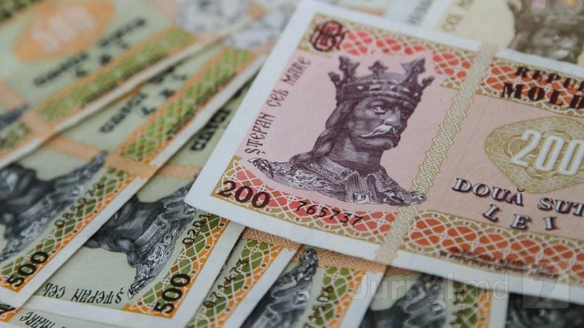 Moldovenii preferă să țină economiile în lei. Depozitele atrase în moneda națională au ajuns la 3,4 miliarde de lei în septembrie