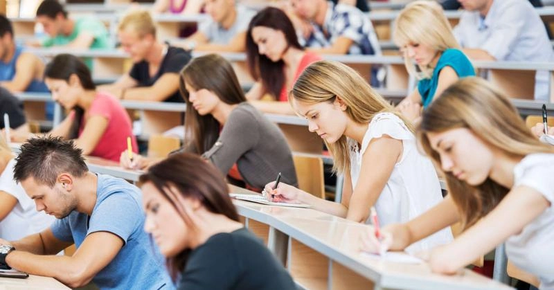Peste opt mii de locuri bugetare vor fi oferite în universități în noul an de studii