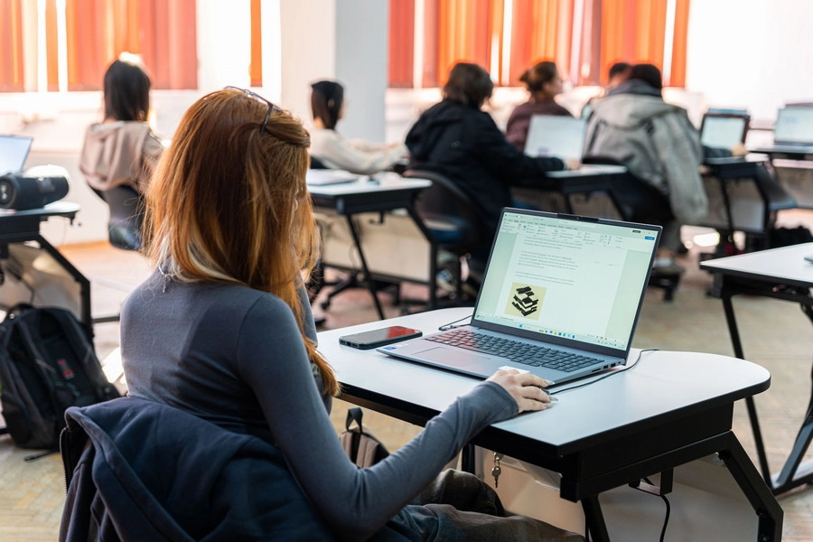 Peste 120 de școli din Moldova primesc granturi pentru digitalizare și educație STEM, cu sprijin internațional. MEC: „O investiție în viitorul fiecărui copil din țara noastră”