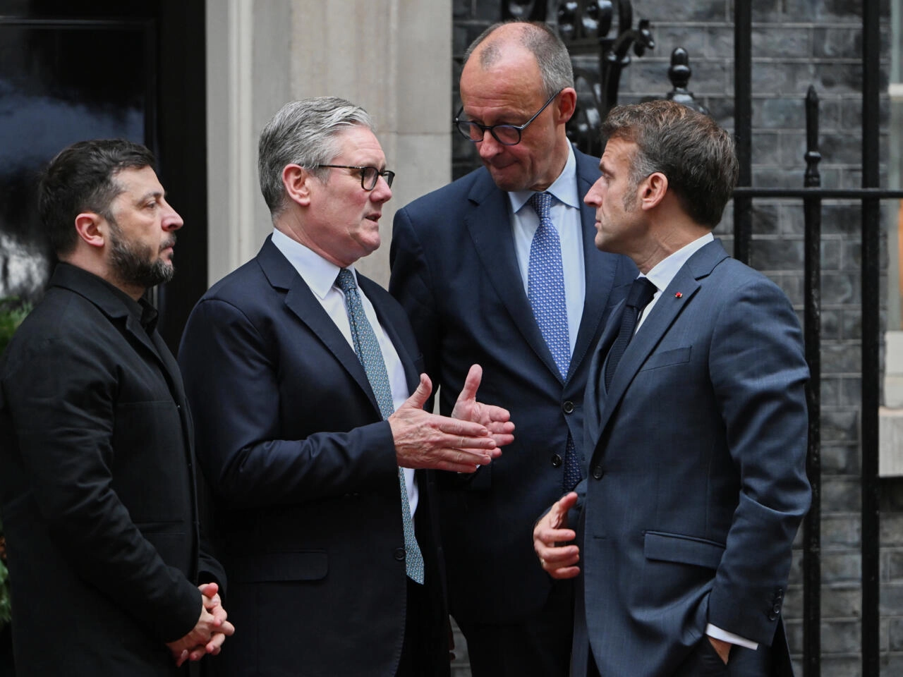 Starmer, Macron şi Merz au discutat cu Donald Trump despre Ucraina