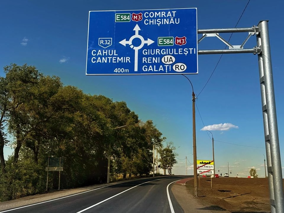 GUVERNUL CONSTRUIEŞTE: Reabilitarea drumului M3 Chișinău-Comrat-Giurgiulești, cu un progres de execuție de circa 60%